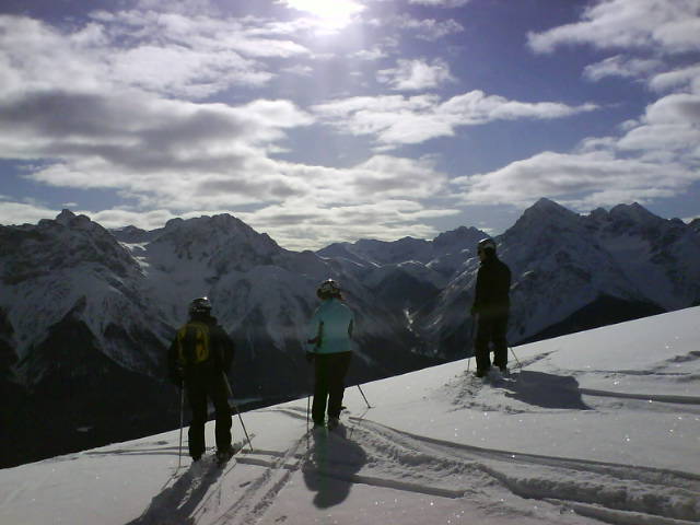 Three lonesome schiihäsli